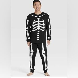 BRANDS INC. MEN’S 2 PIECE SKELETON LOUNGE SET - BLACK SIZE XXL (NEW WITH TAGS)